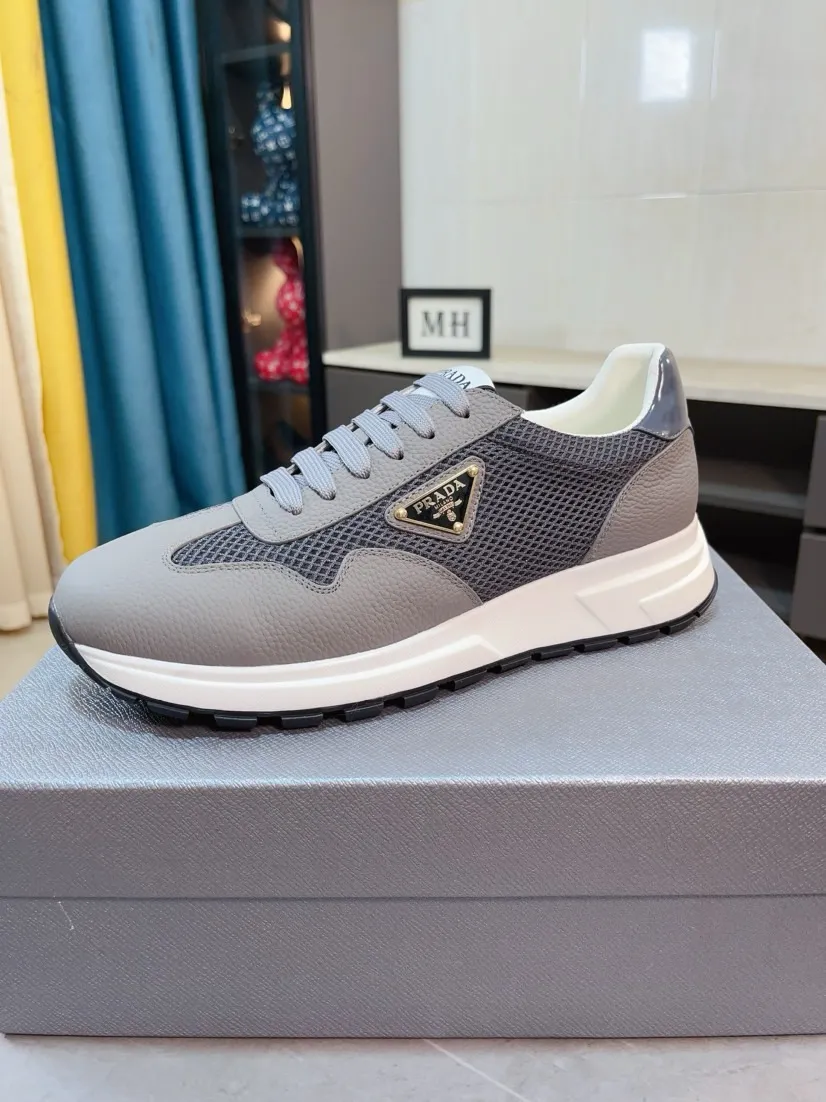 Men's shoes 💰580🌹🌹High-quality new Prada counters are launched simultaneously. The new men's shoes and 😘fabrics are selected from imported mesh and glue-spraying technology. Imported cowhide lining. 👍🏿High-end☄️Open-molded non-slip rubber outsole, exquisite lines, simple and elegant, comfortable and high-end for leisure travel. Code number: 38 to 44